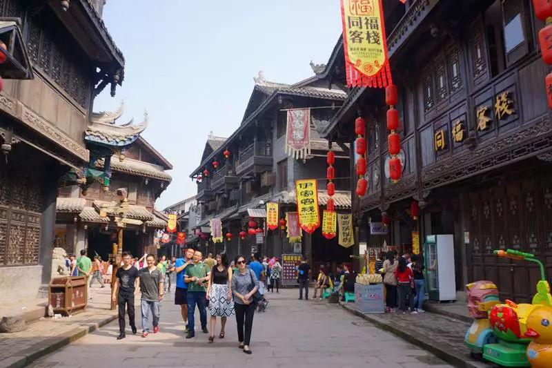 泰安邱家店镇举行崔家庄村旧村改造项目主体结构封顶仪式